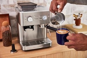 Kitchenaid Coffee machine 5KES6551BSX Stainless steel Lifestyle Detail