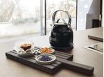 Kitchenaid Kettle 5KEK1222BOB Onyx black Lifestyle
