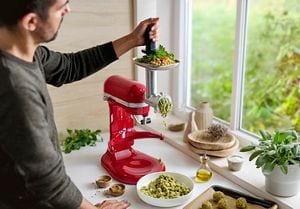 Kitchenaid Food processor 5KSM60SPXBER Empire red Lifestyle