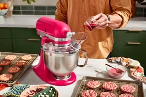 Kitchenaid Food processor 5KSM195PSBHI Hibiscus Lifestyle